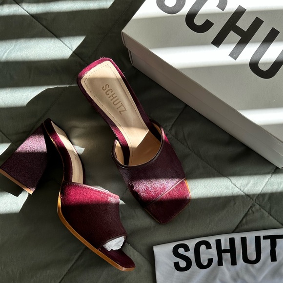 SCHUTZ
Women's Lizah Block Heel - Picture 1 of 7